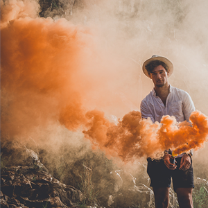 80026 Smoke Device Orange Oranje Rook Orange Smoke Oranje Rookbom Rookfakkels België Oranje Rookfakkel Vulcan Europe Orange Smoke (Unsplash Picture)