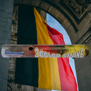 80034 3 Color Smoke Rode Duivels Rook Belgische Vlag Rook Duitse Vlag Driekleurige Rook Vulcan Europe T&T Fireworks