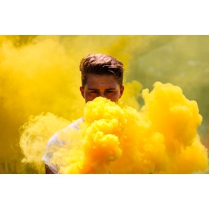 PXM40 Yellow Smoke Bomb Piromax (Unsplash Picture)