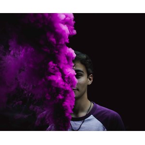 PXM40 Purple Smoke Bom Rookbom Paars Piromax (Unsplash Picture)