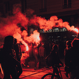 2000 Bengal Torch Red Vulcan Rode Bengaal Bengaals Vuur Rood (Unsplash Picture)